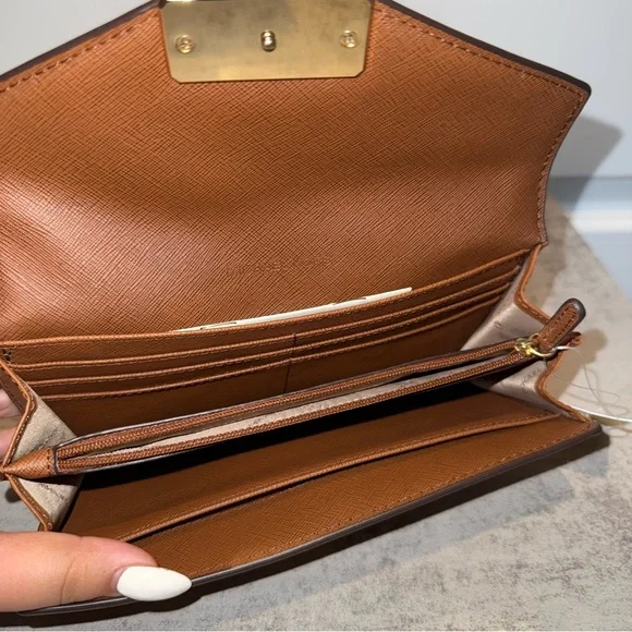 Michael Kors Kinsley Brown Carryall Wallet - Picture 4 of 7